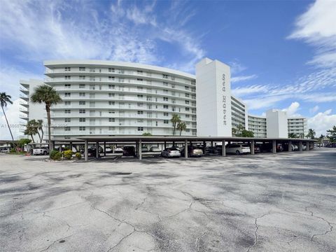 Photo of 2731 NE 14th St #430, Pompano Beach, FL 33062 (MLS # A11886836)