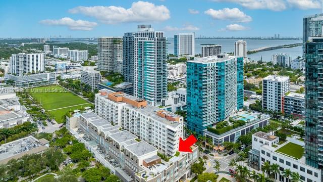 MIDBLOCK MIAMI CONDO - Residential