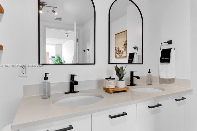 MIDBLOCK MIAMI CONDO - Residential