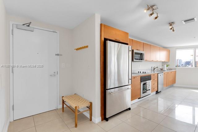 MIDBLOCK MIAMI CONDO - Residential