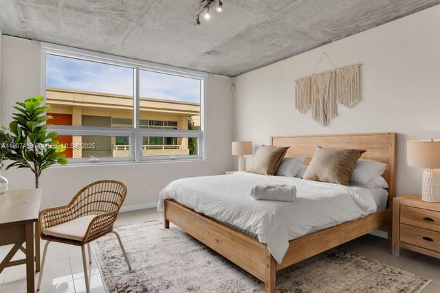 MIDBLOCK MIAMI CONDO - Residential