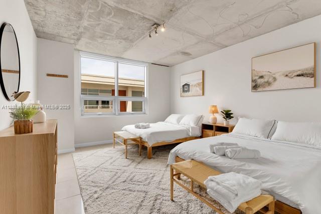 MIDBLOCK MIAMI CONDO - Residential