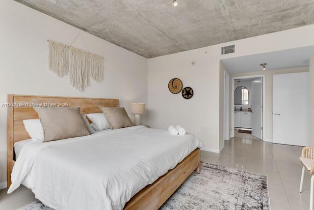 MIDBLOCK MIAMI CONDO - Residential