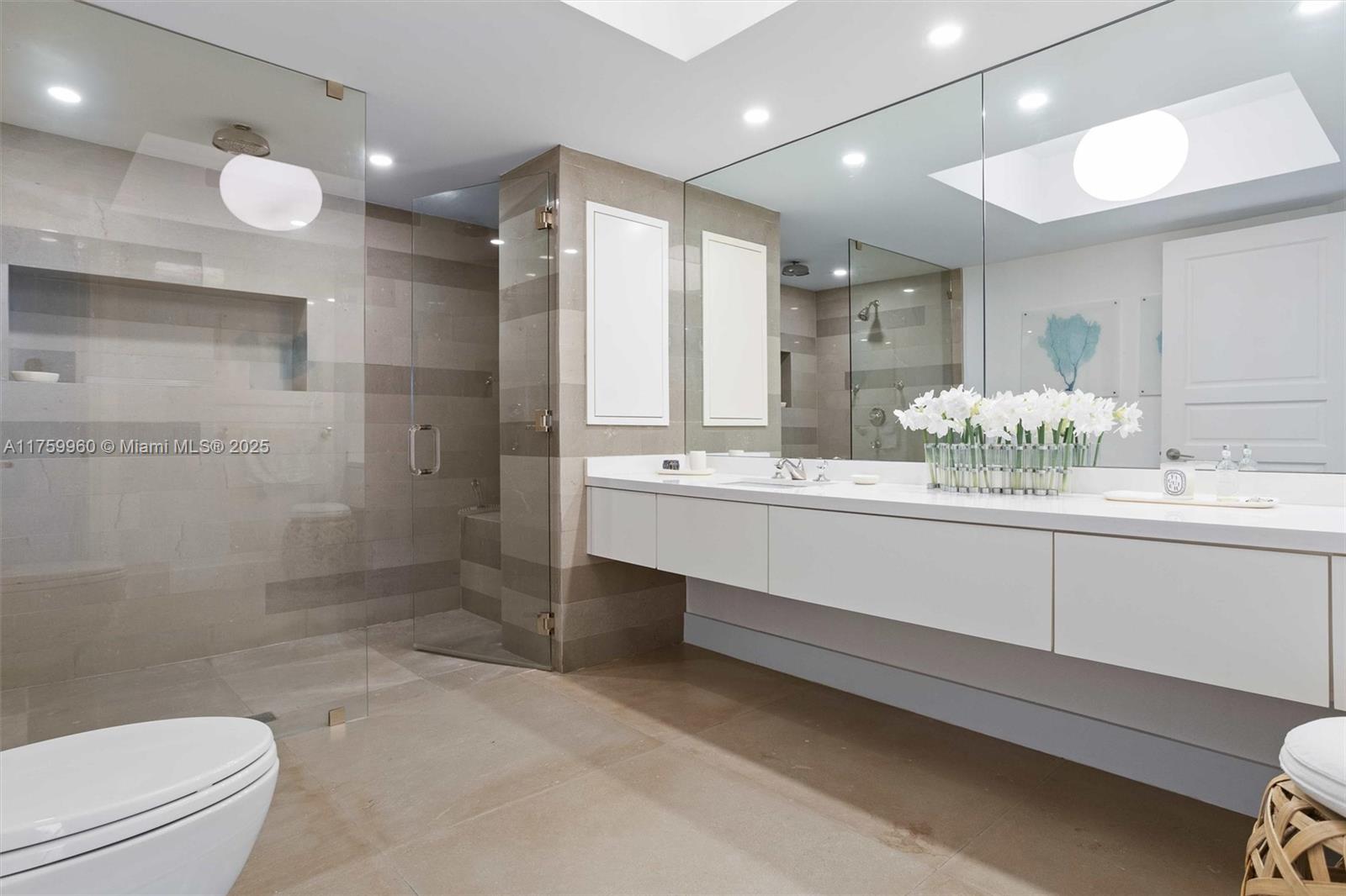 GRAND BAY RESIDENCES COND - Residential