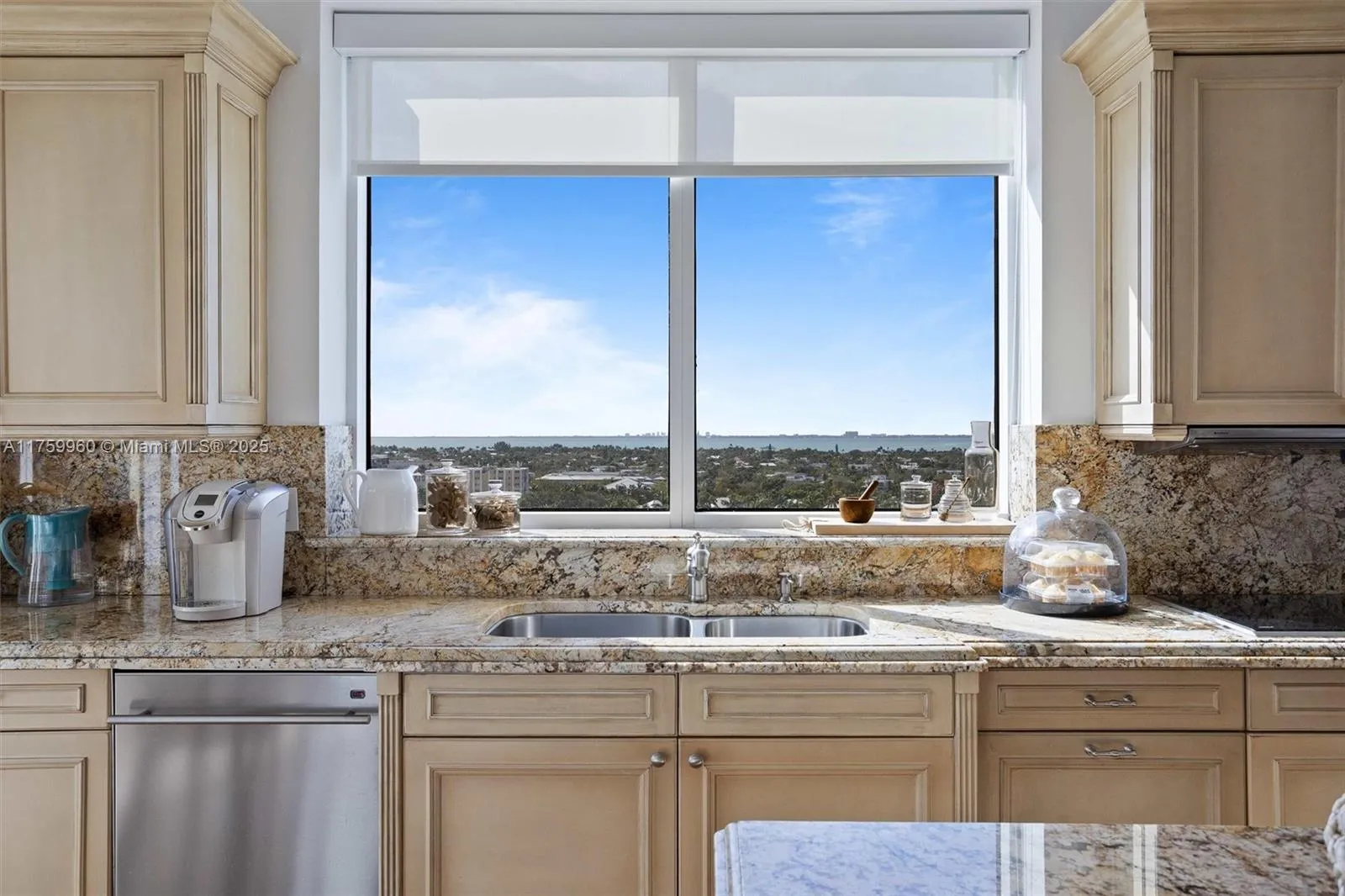 Key Biscayne, Florida 33149, United States, 3 Bedrooms Bedrooms, ,4 BathroomsBathrooms,Residential,Active,85828