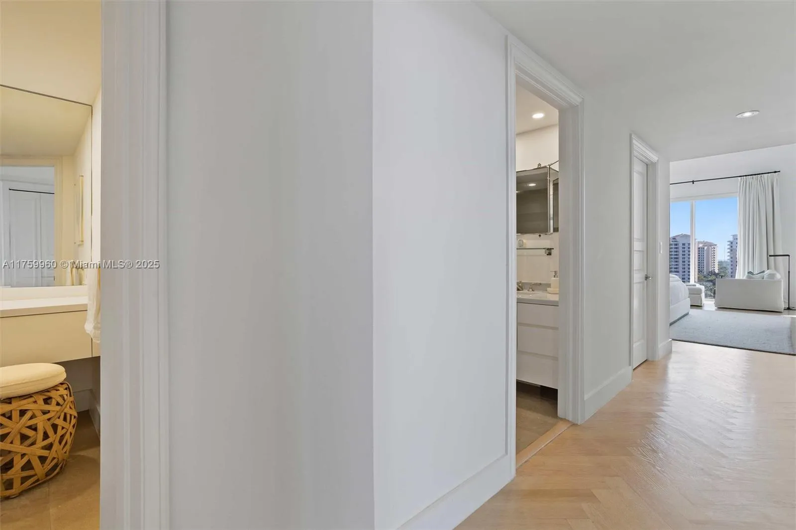 Key Biscayne, Florida 33149, United States, 3 Bedrooms Bedrooms, ,4 BathroomsBathrooms,Residential,Active,85828