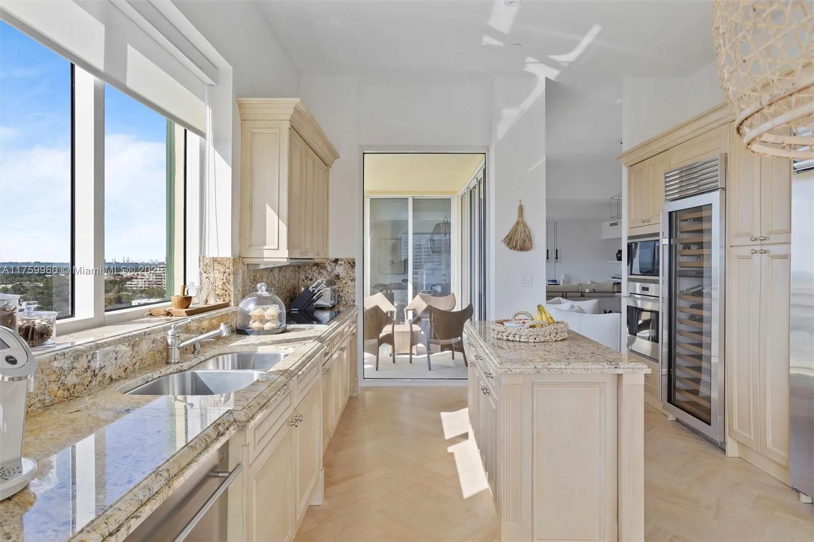 Key Biscayne, Florida 33149, United States, 3 Bedrooms Bedrooms, ,4 BathroomsBathrooms,Residential,Active,85828