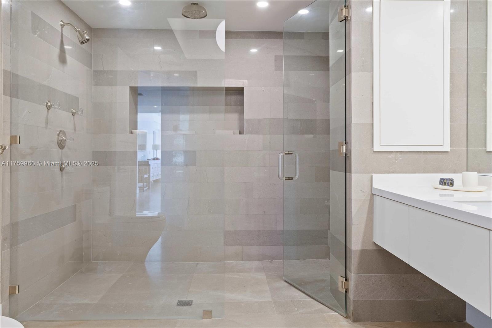 GRAND BAY RESIDENCES COND - Residential