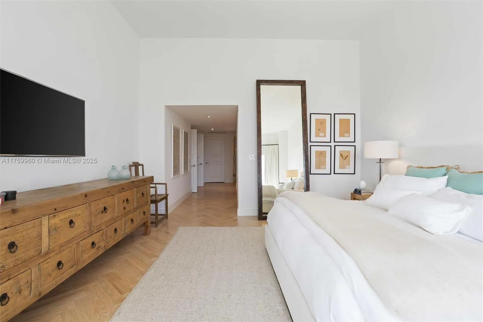 Key Biscayne, Florida 33149, United States, 3 Bedrooms Bedrooms, ,4 BathroomsBathrooms,Residential,Active,85828