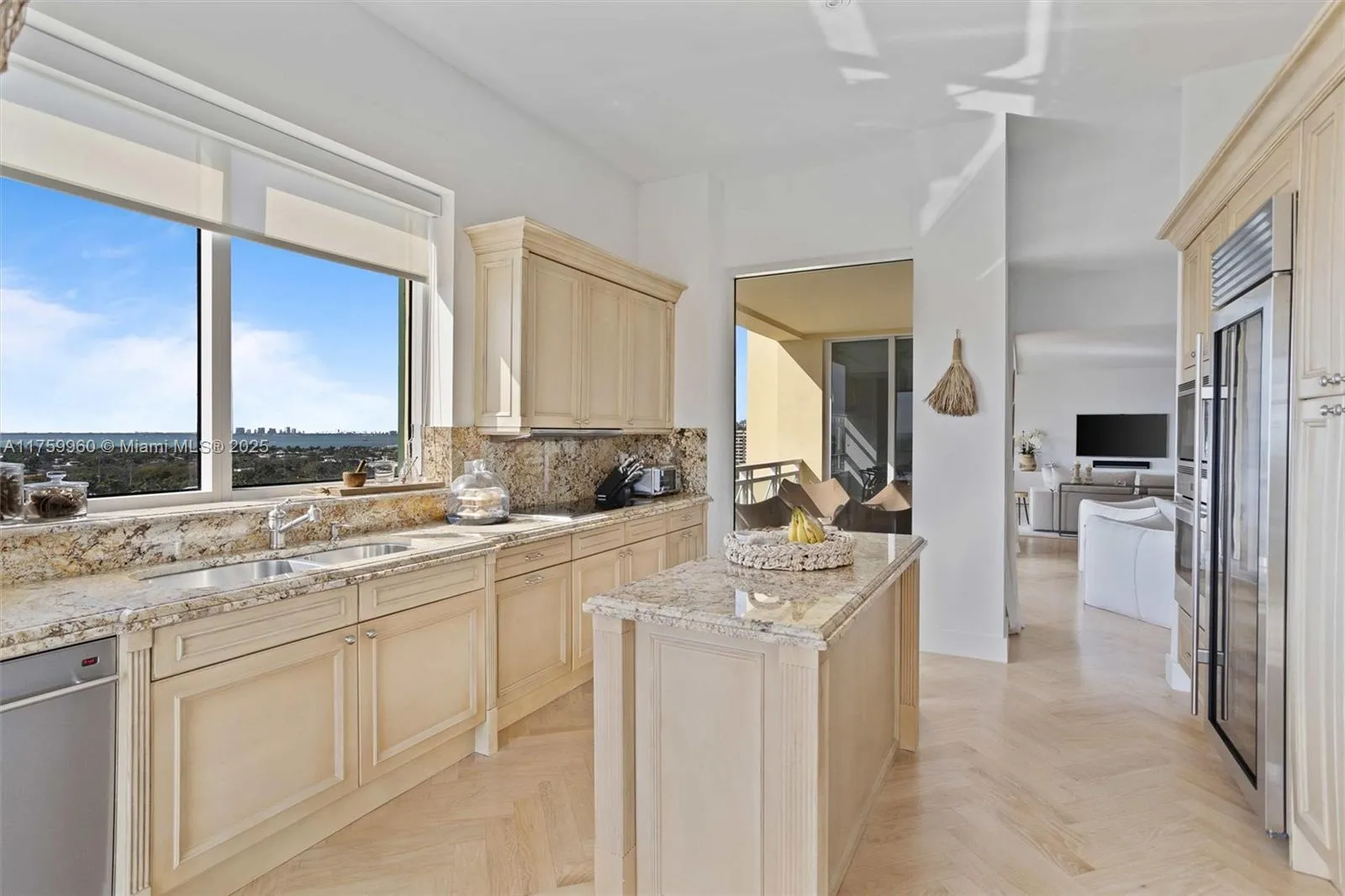 Key Biscayne, Florida 33149, United States, 3 Bedrooms Bedrooms, ,4 BathroomsBathrooms,Residential,Active,85828