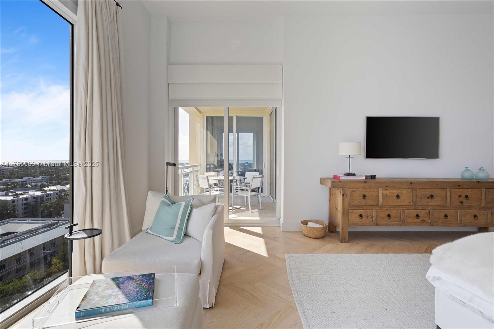 GRAND BAY RESIDENCES COND - Residential