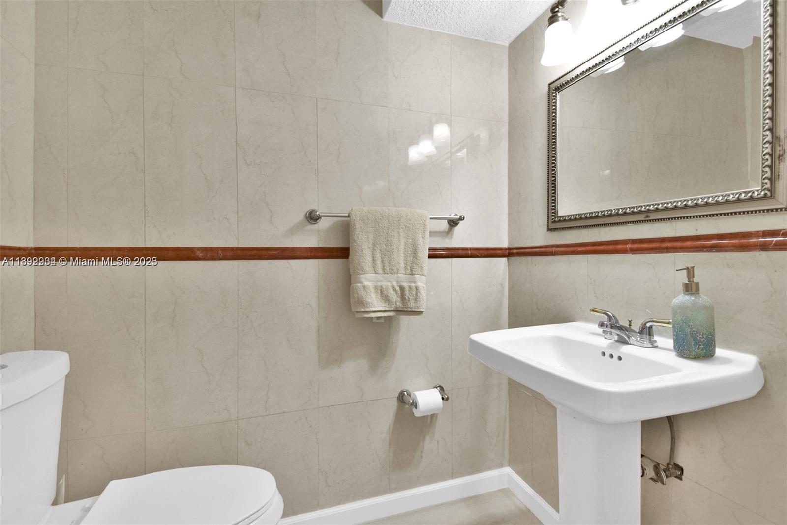 RONEY PALACE CONDO - Residential Lease