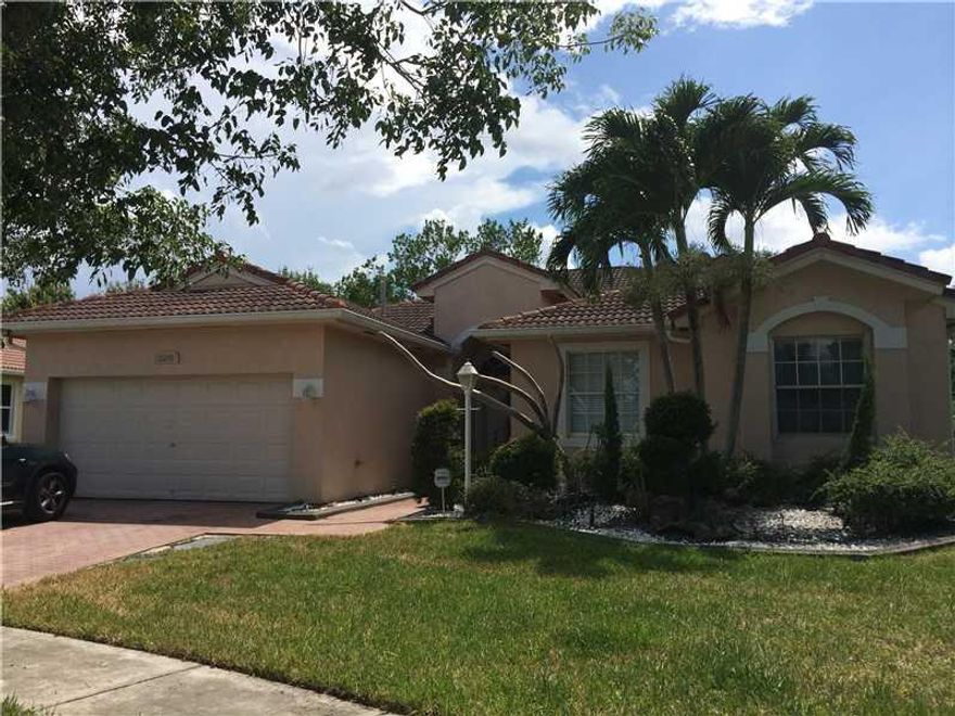 One story, 4 bedroom, 2.5 bath with 2 car garage, single family home in a great community in Pembroke Pines.  Excellent location, minutes away from major highways, easy commute to all shopping, dining.  Grade A schools, just outside of the community.  Gat ed community with an awesome club house.  Pool, kids playground and pool.  Internet, basic cable and alarm is included in the rent.