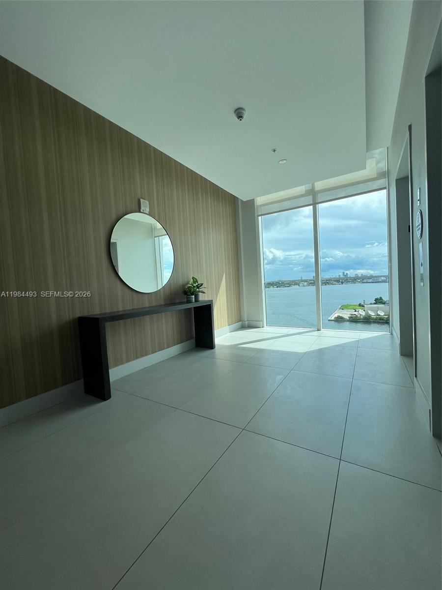 360 CONDO B - Residential