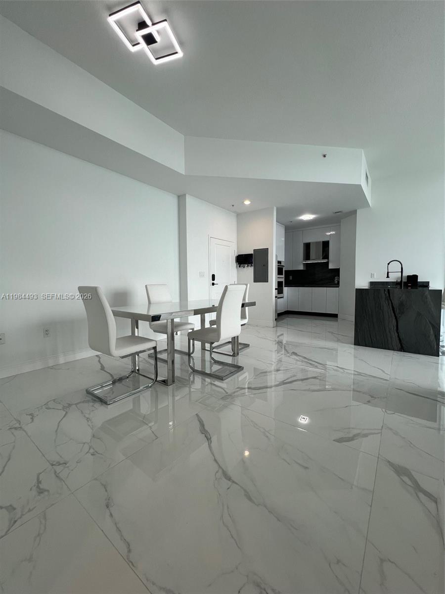 360 CONDO B - Residential