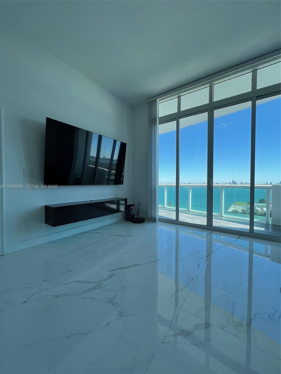 360 CONDO B - Residential