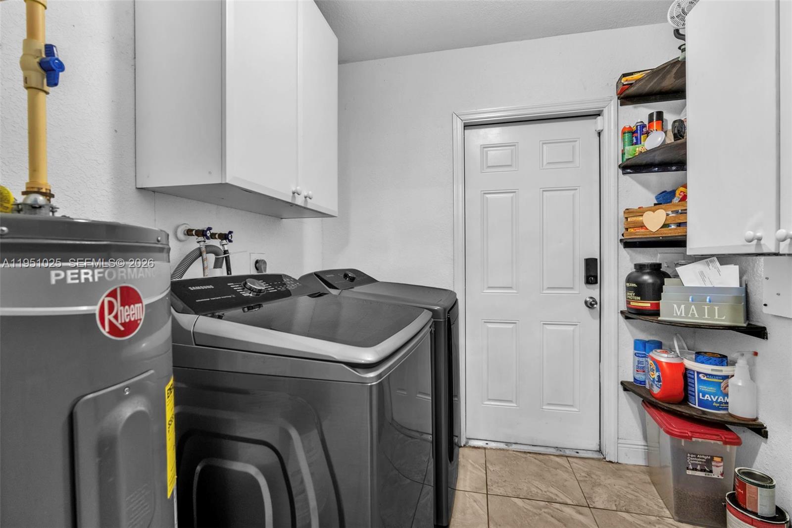 AVOCADO VILLAS - Residential