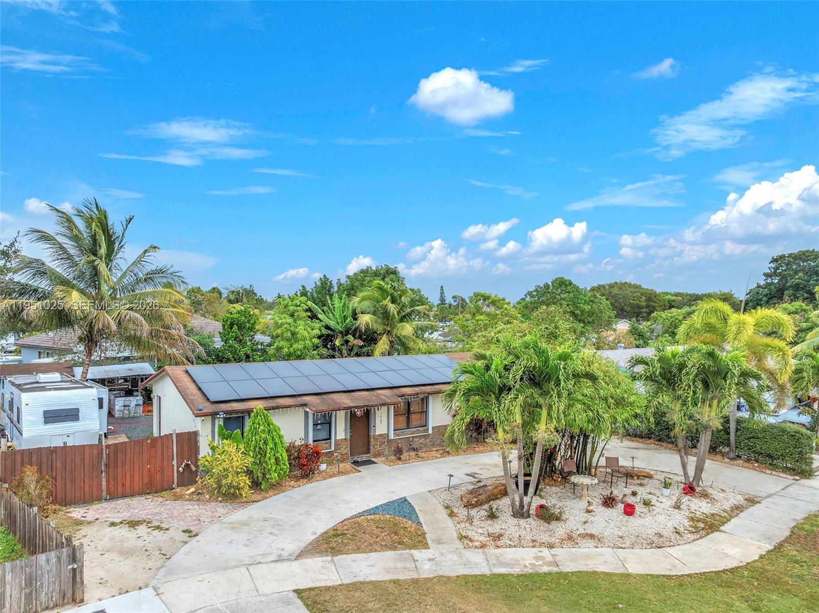 AVOCADO VILLAS - Residential