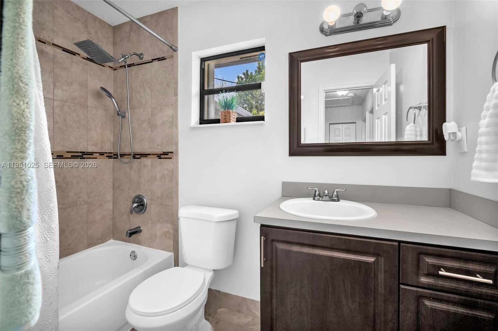 AVOCADO VILLAS - Residential