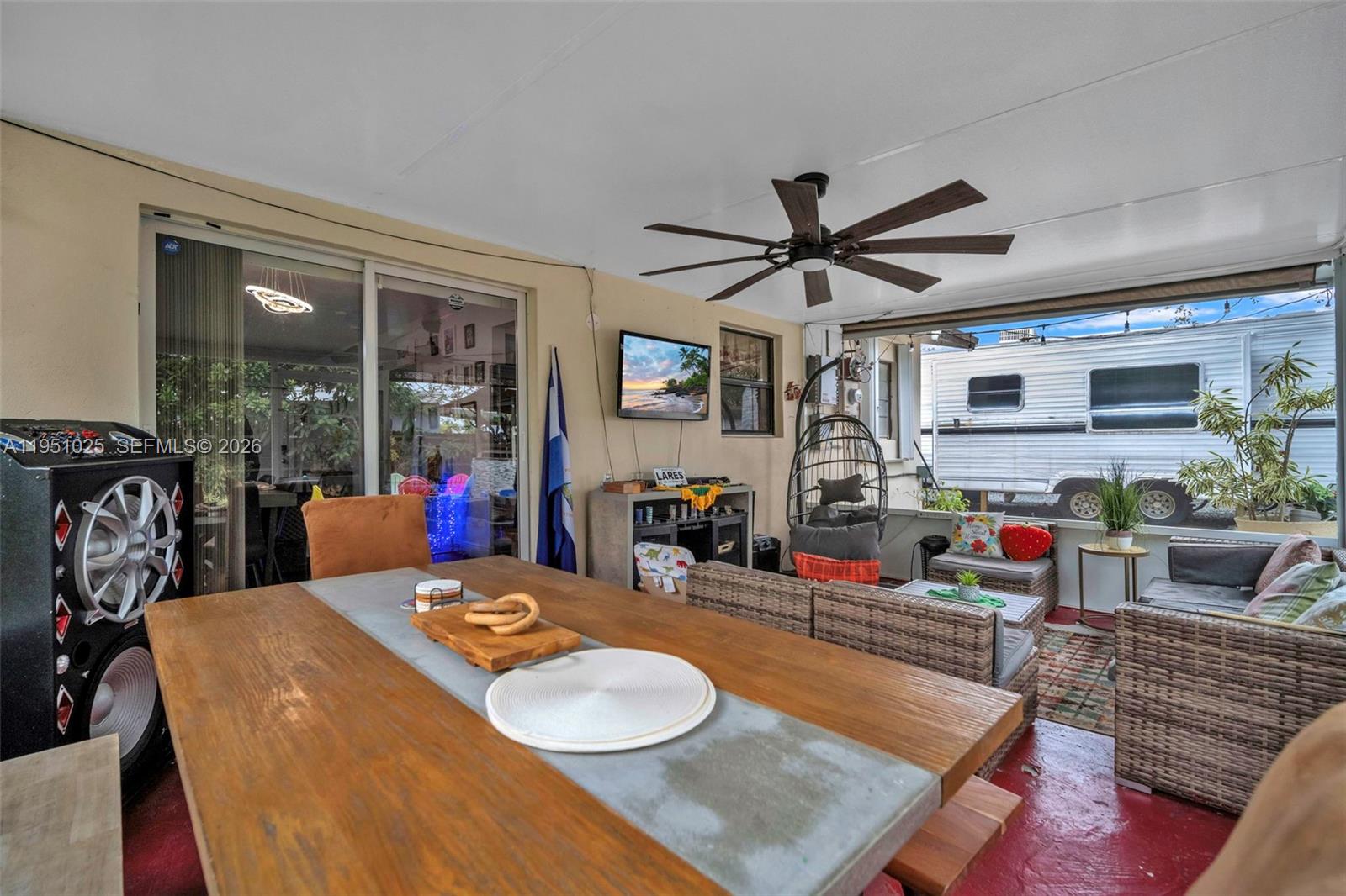 AVOCADO VILLAS - Residential