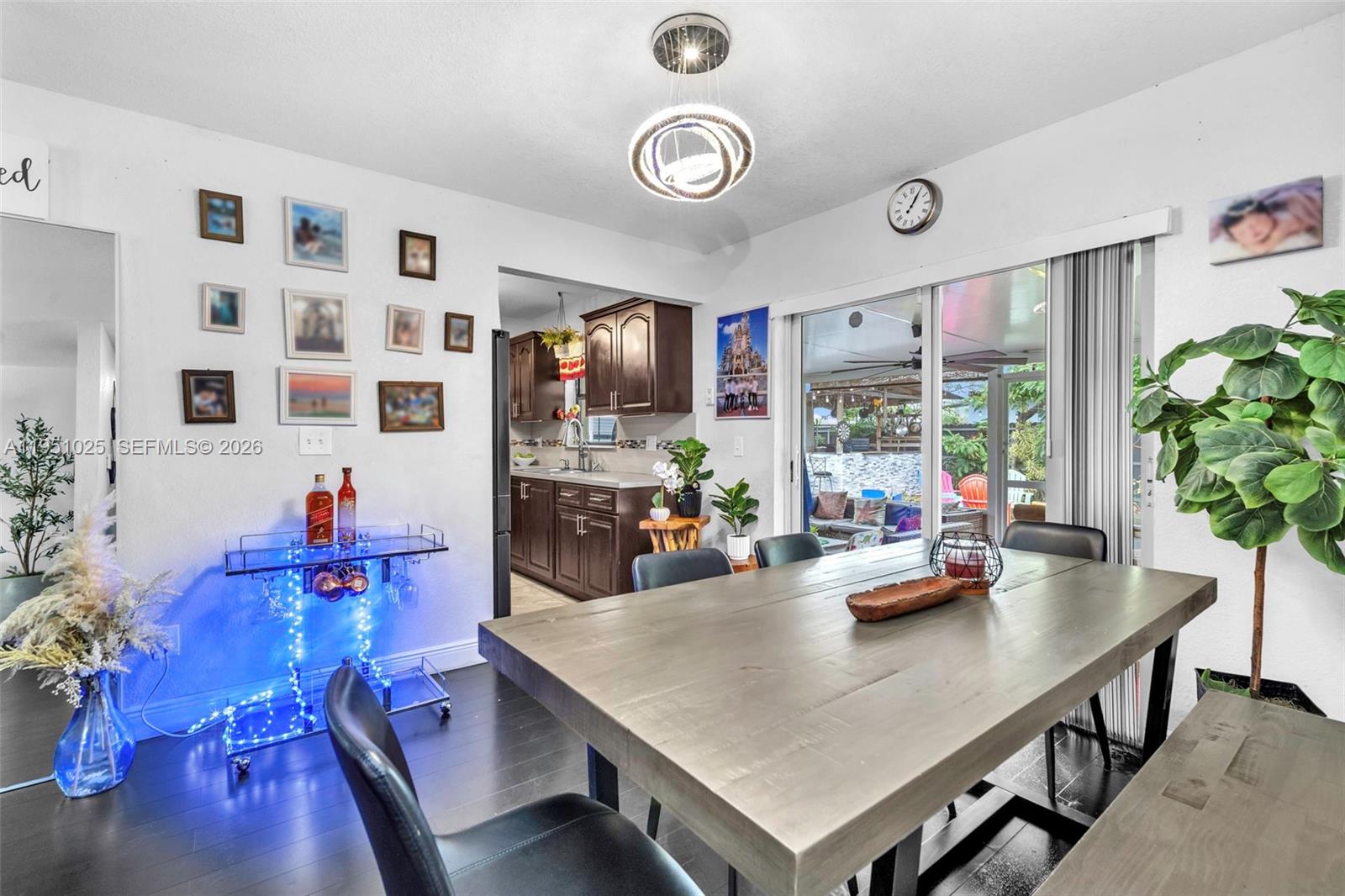 AVOCADO VILLAS - Residential