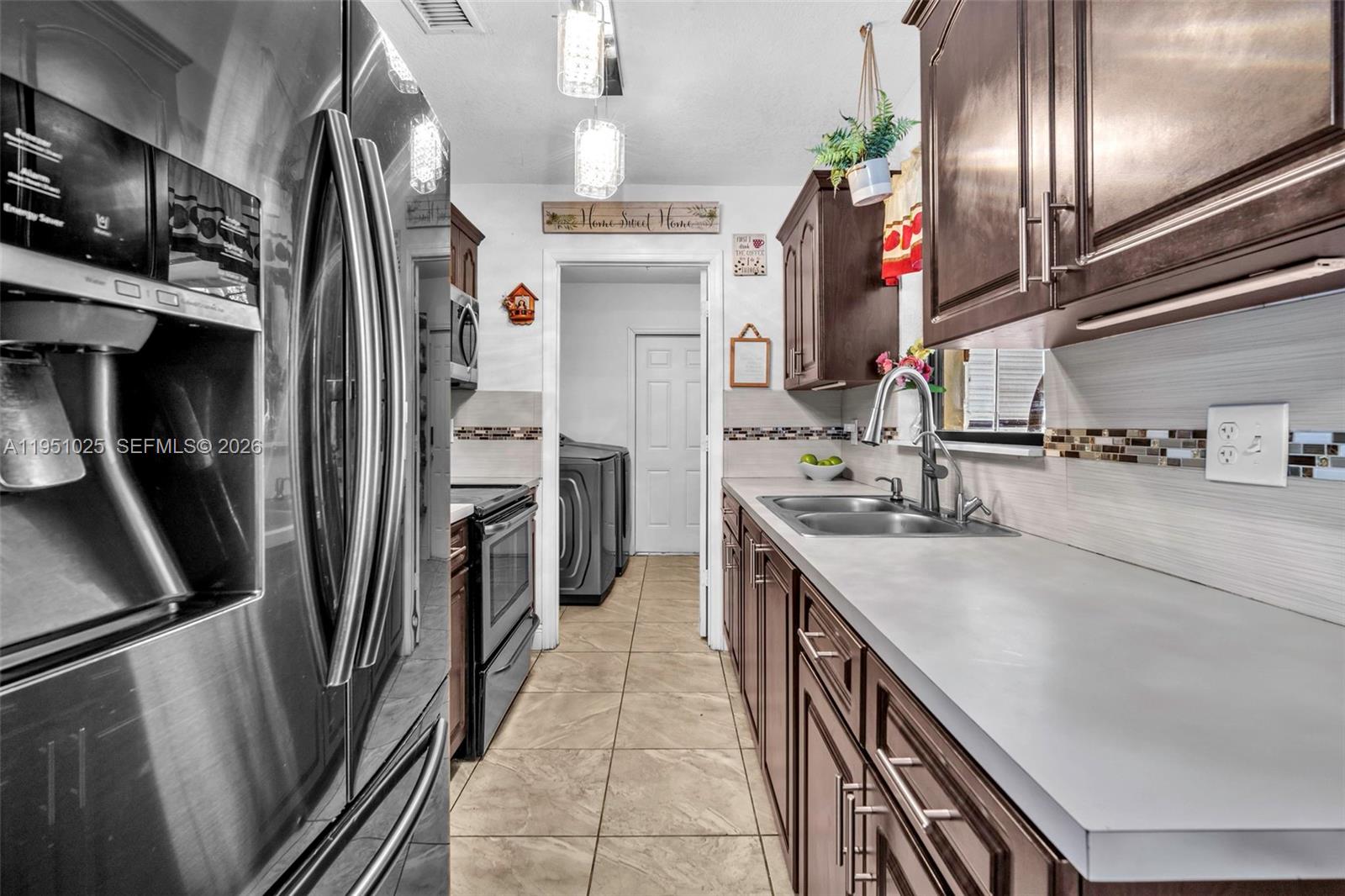 AVOCADO VILLAS - Residential