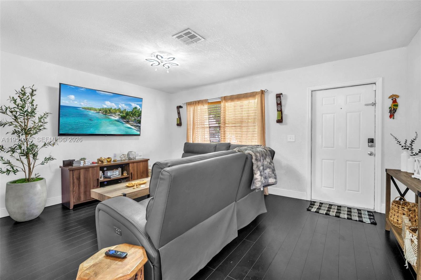 AVOCADO VILLAS - Residential