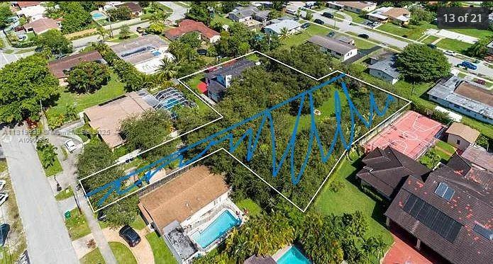 LOCATION LOCATION LOCATION !!!
Rare opportunity to own this unique almost 15000 sqft lot located in the heart of North Miami Beach.
Super private, an incredible possibility to build your dream house.
Easy access to 95, minutes away from Aventura Mall, near houses of worship and more.