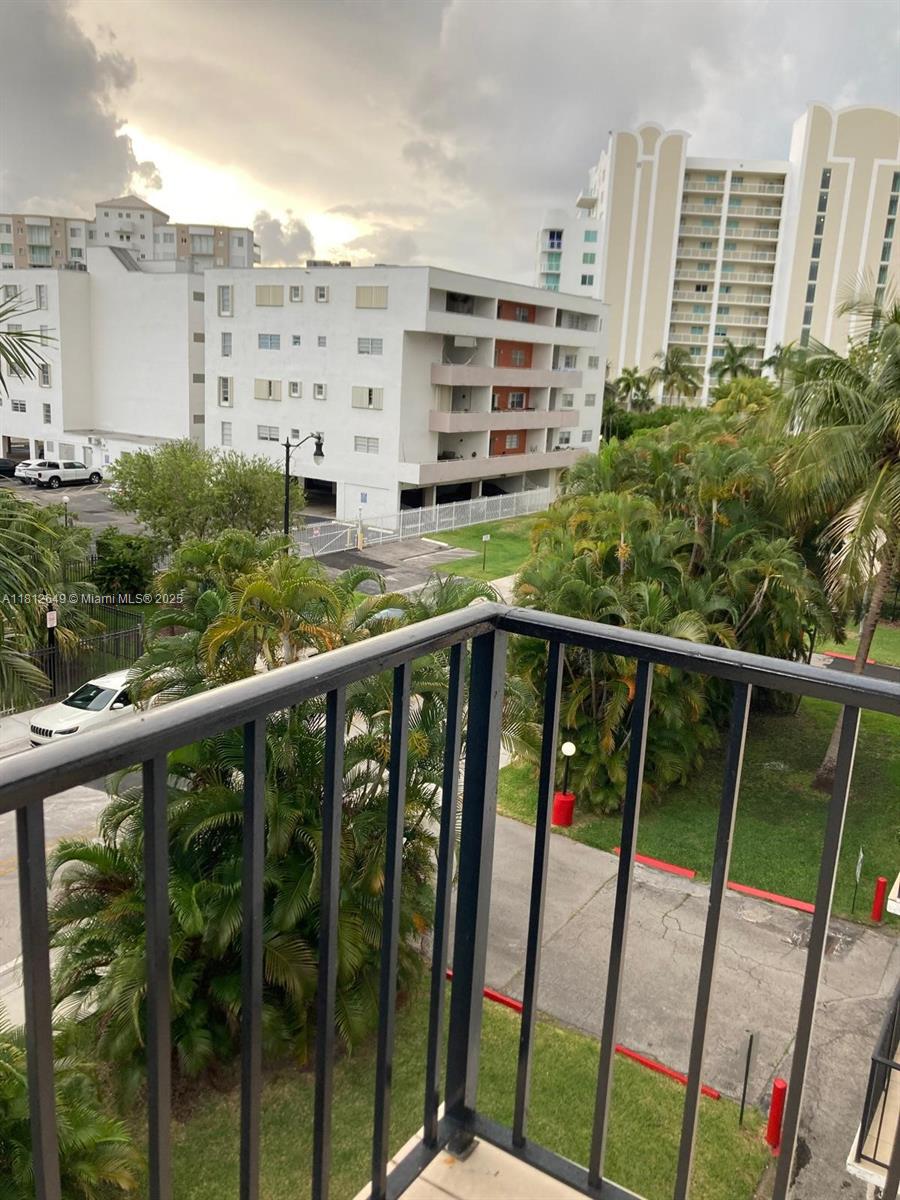 18100 Atlantic Blvd 403