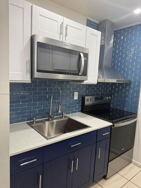 Photo of 2905 Pierce St #14, Hollywood, FL 33020 (MLS # A11953468)