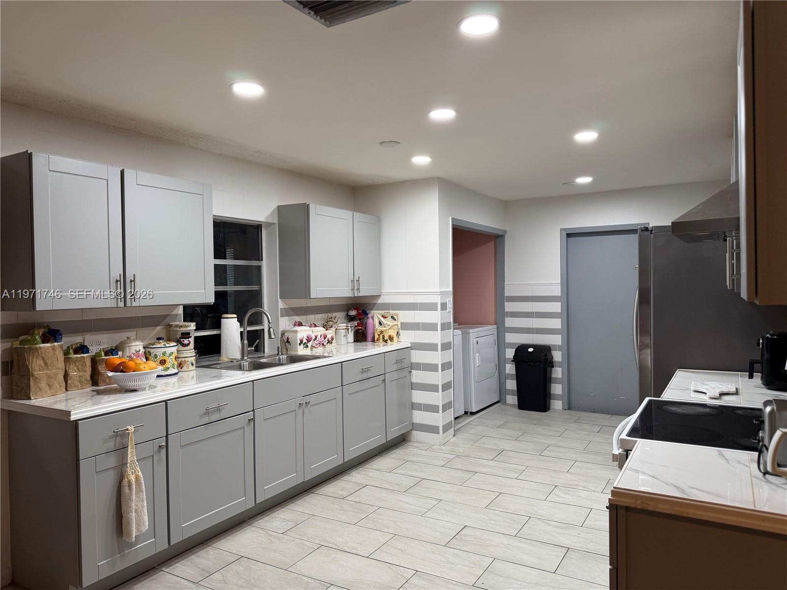 POMPANO BEACH HIGHLANDS 7 - Residential