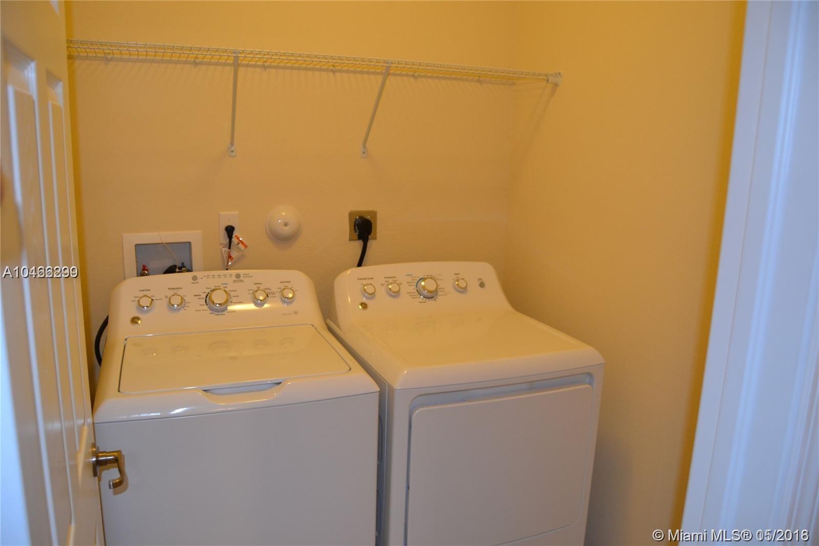 KENDALL COMMONS TOWNHOMES - Residential Lease