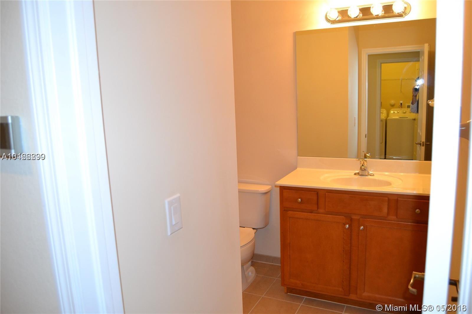 KENDALL COMMONS TOWNHOMES - Residential Lease