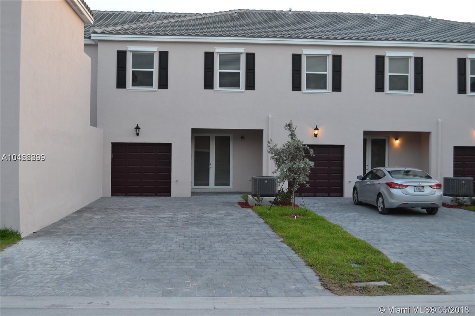 KENDALL COMMONS TOWNHOMES - Residential Lease