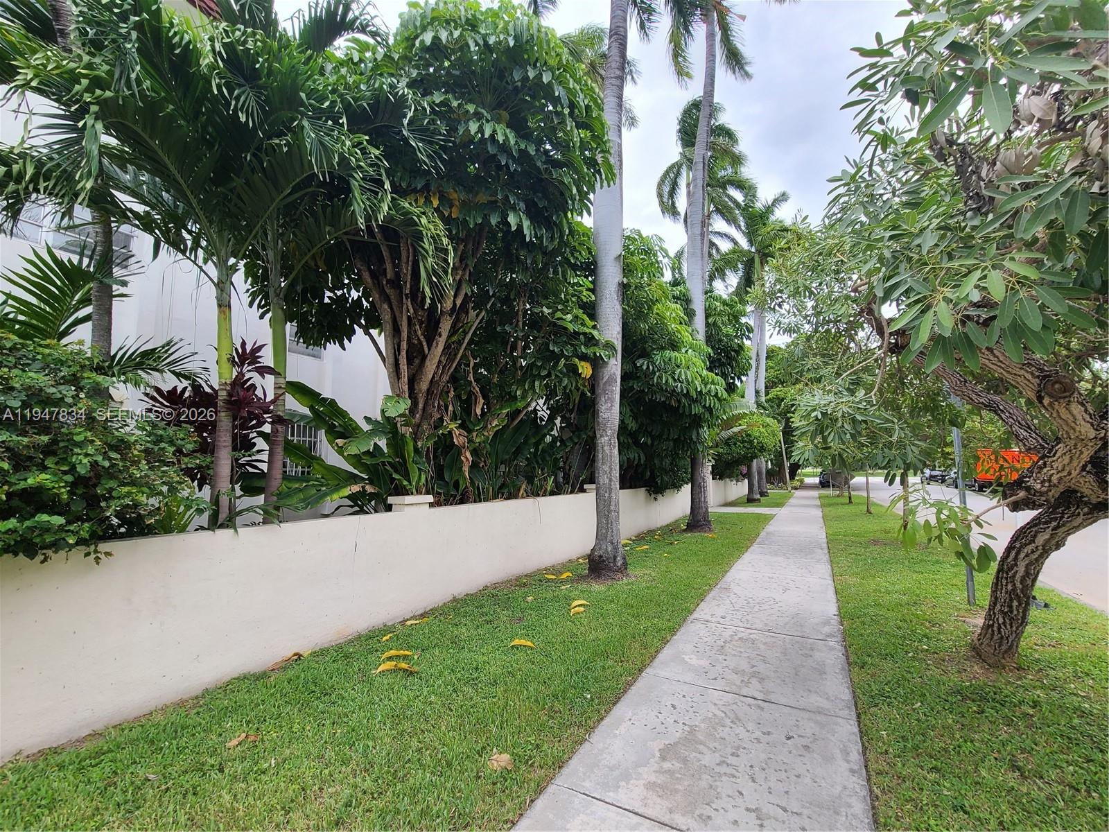 1821 Jefferson Ave 206