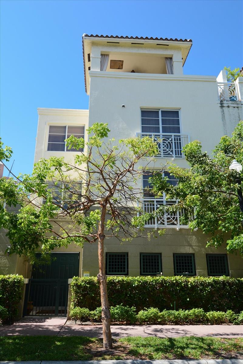 THE COURTS AT SOUTH BEACH - Residential Lease