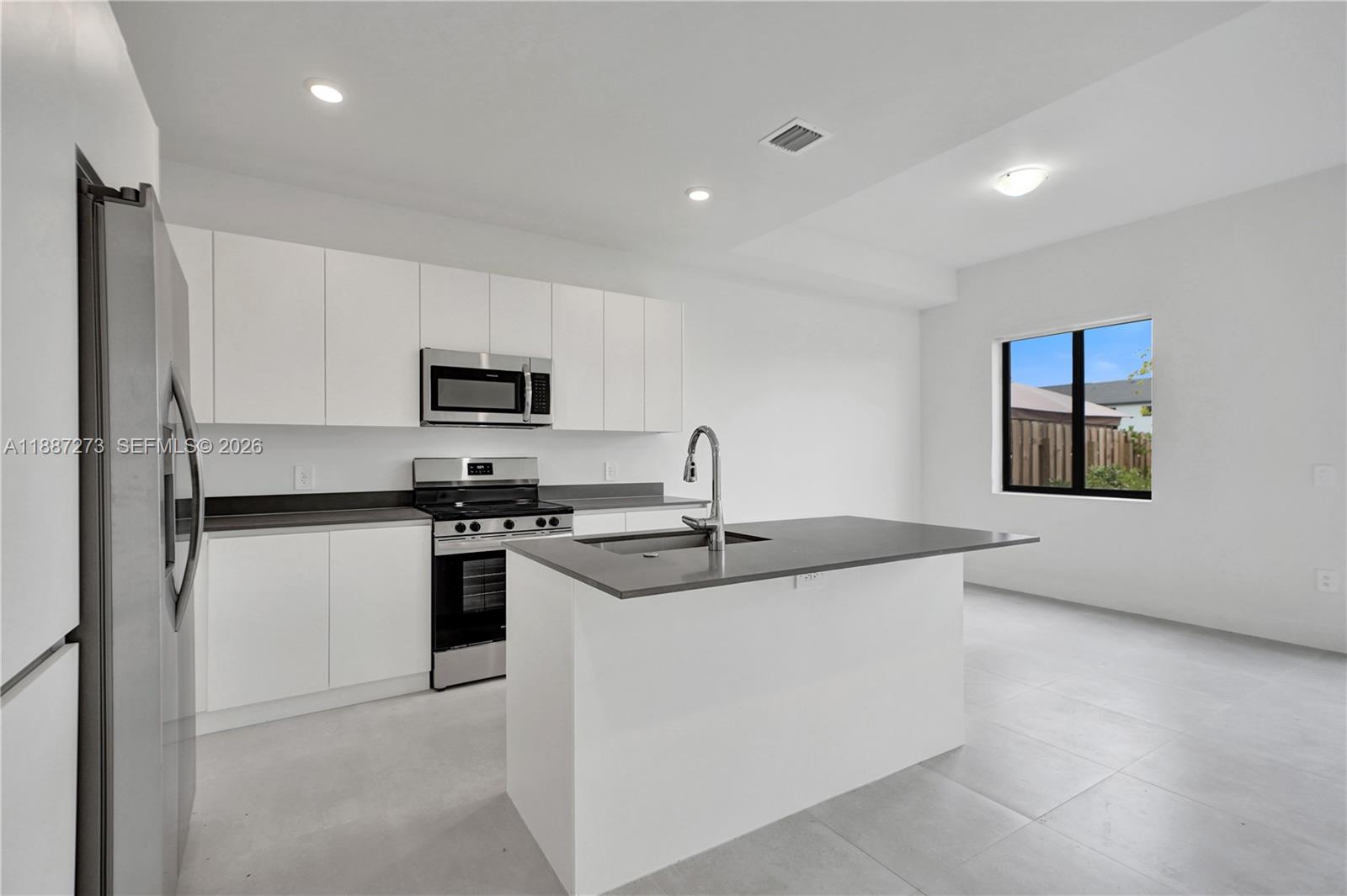 CENTURY PARK SQUARE - Residential