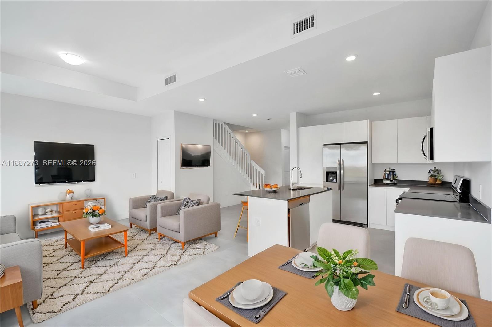 CENTURY PARK SQUARE - Residential