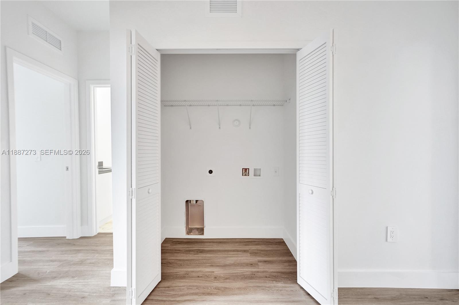 CENTURY PARK SQUARE - Residential