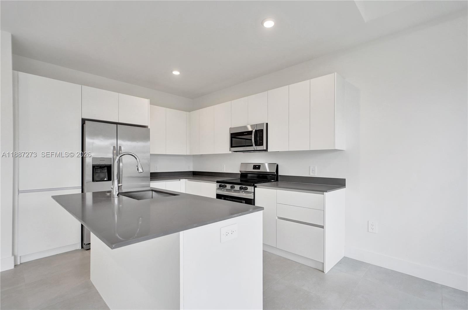 CENTURY PARK SQUARE - Residential