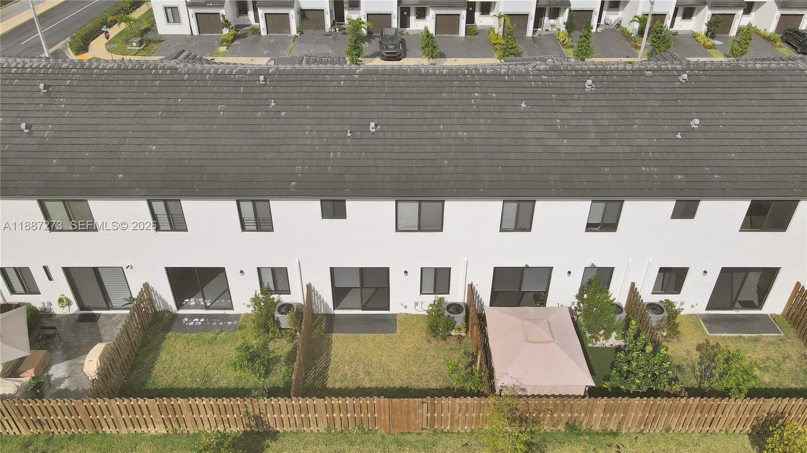 CENTURY PARK SQUARE - Residential