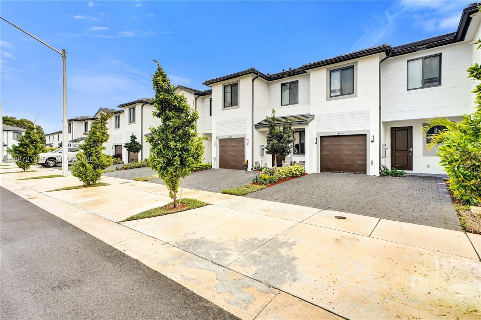 CENTURY PARK SQUARE - Residential