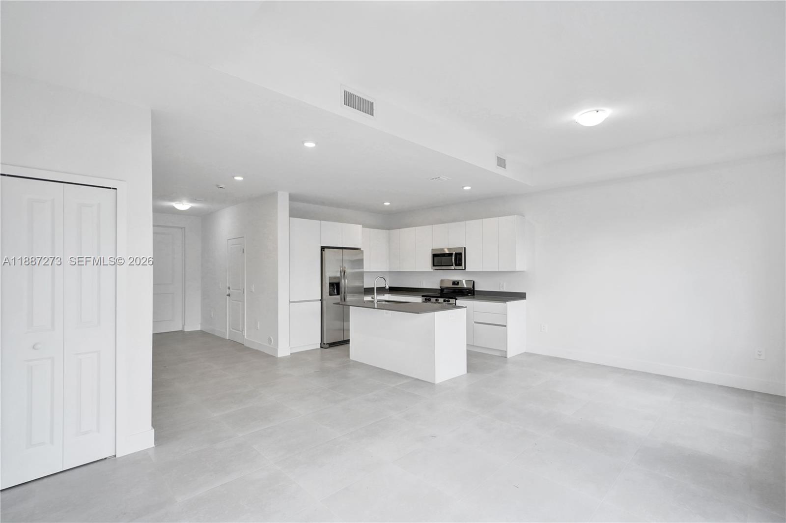 CENTURY PARK SQUARE - Residential