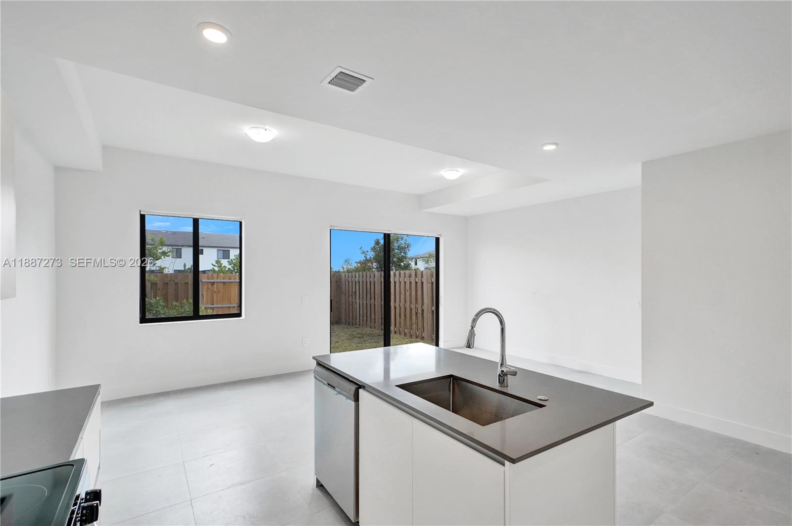 CENTURY PARK SQUARE - Residential