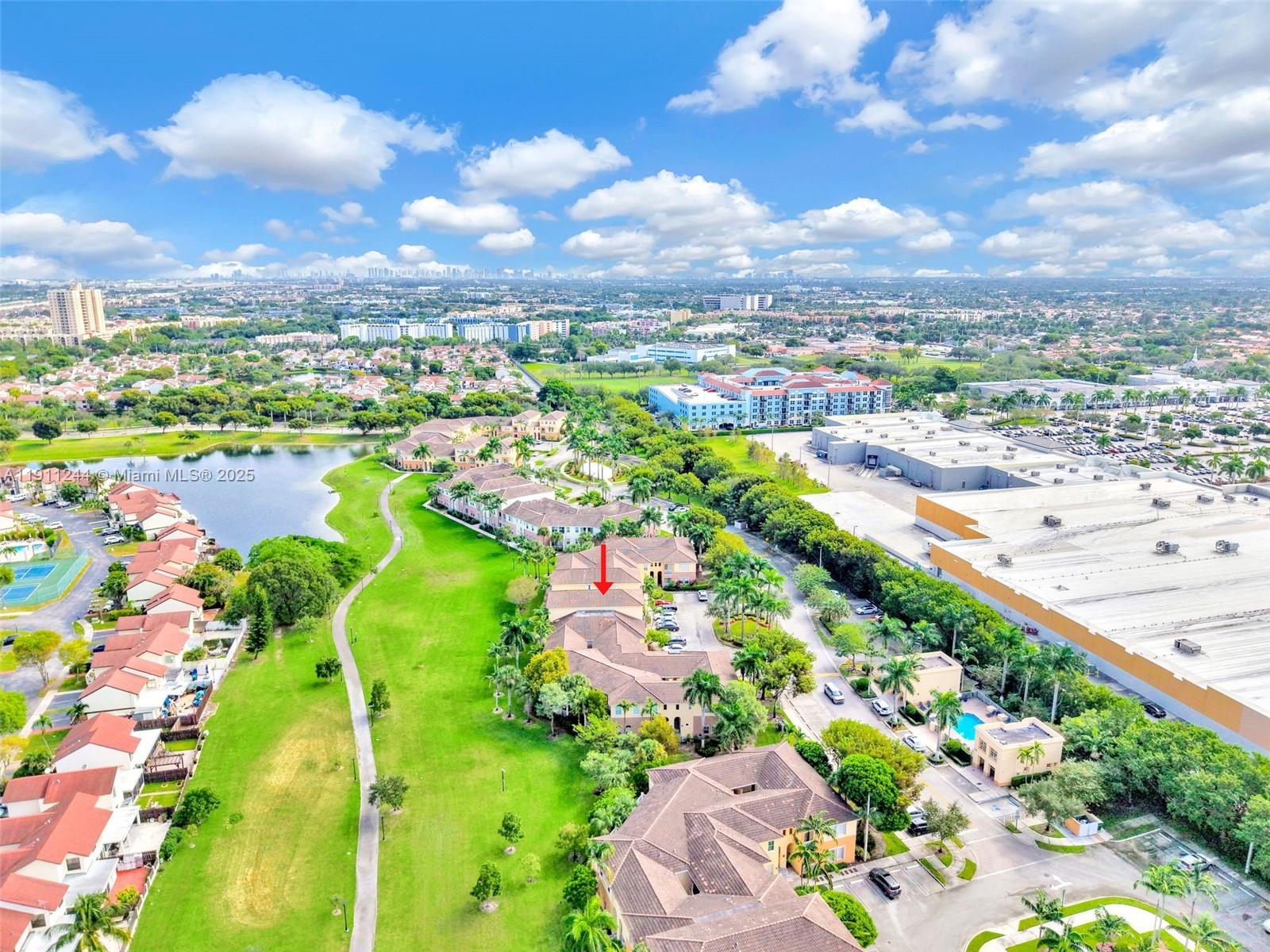 FONTAINBLEAU LAKES COURTY - Residential Lease