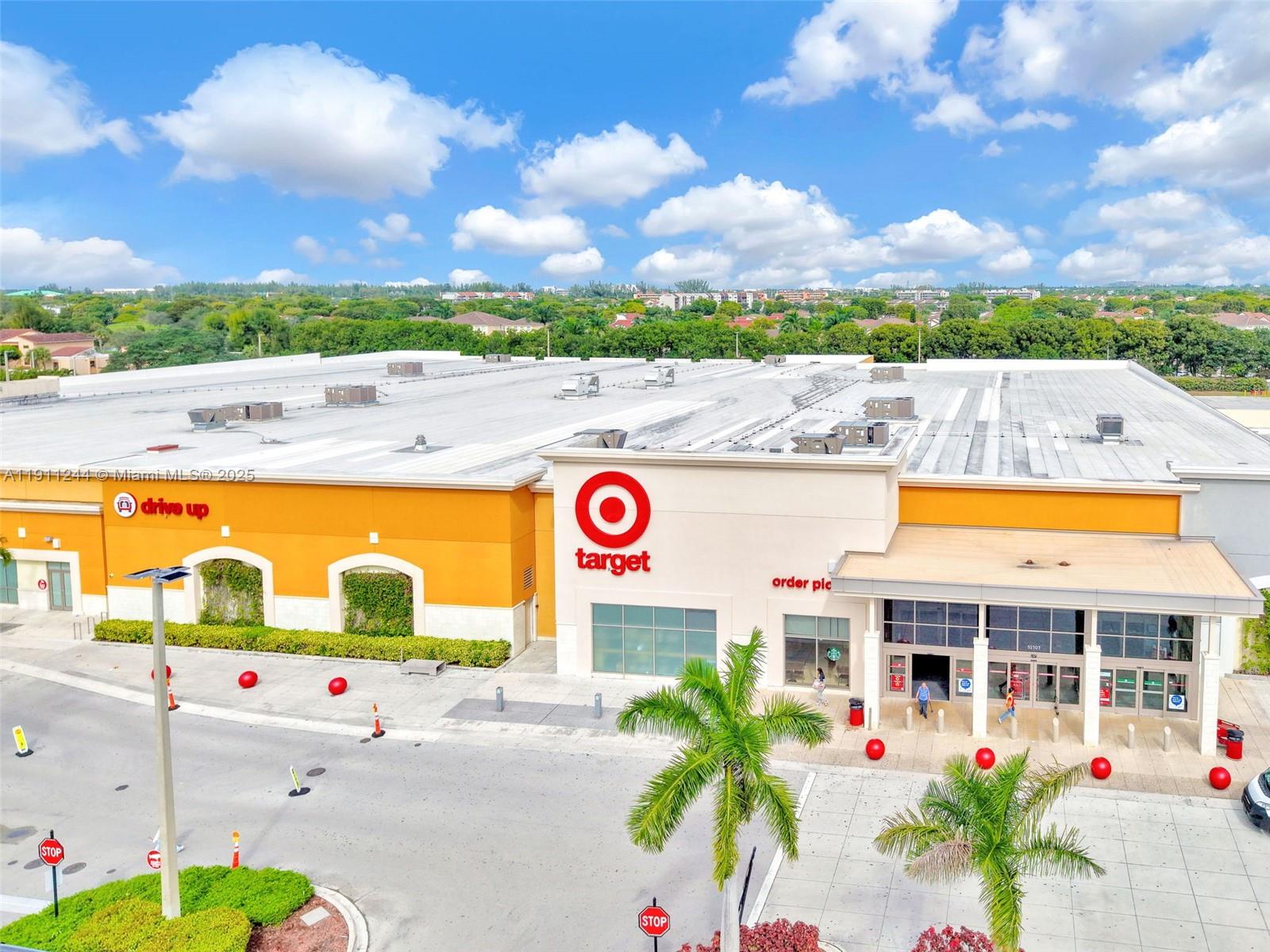 FONTAINBLEAU LAKES COURTY - Residential Lease