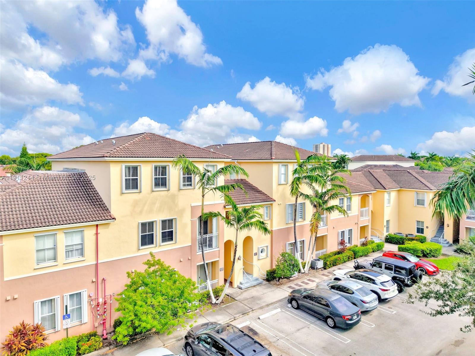 FONTAINBLEAU LAKES COURTY - Residential Lease