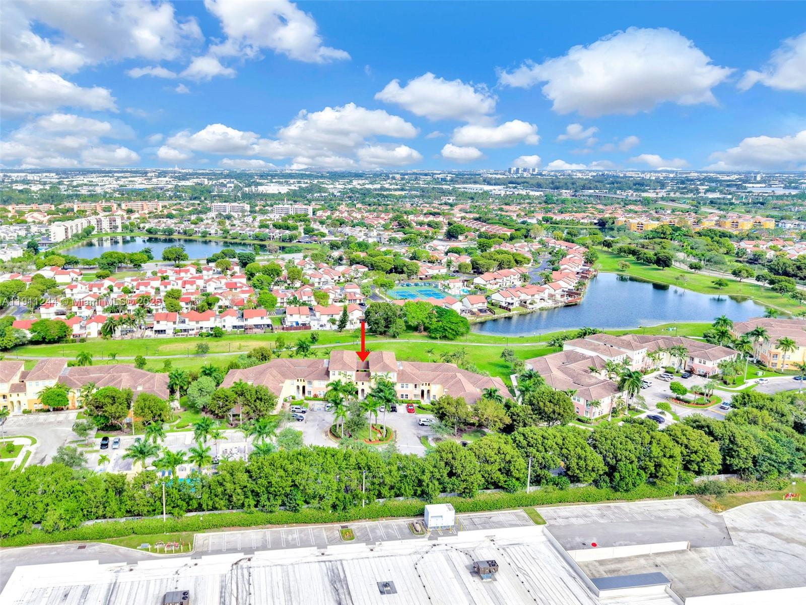 FONTAINBLEAU LAKES COURTY - Residential Lease