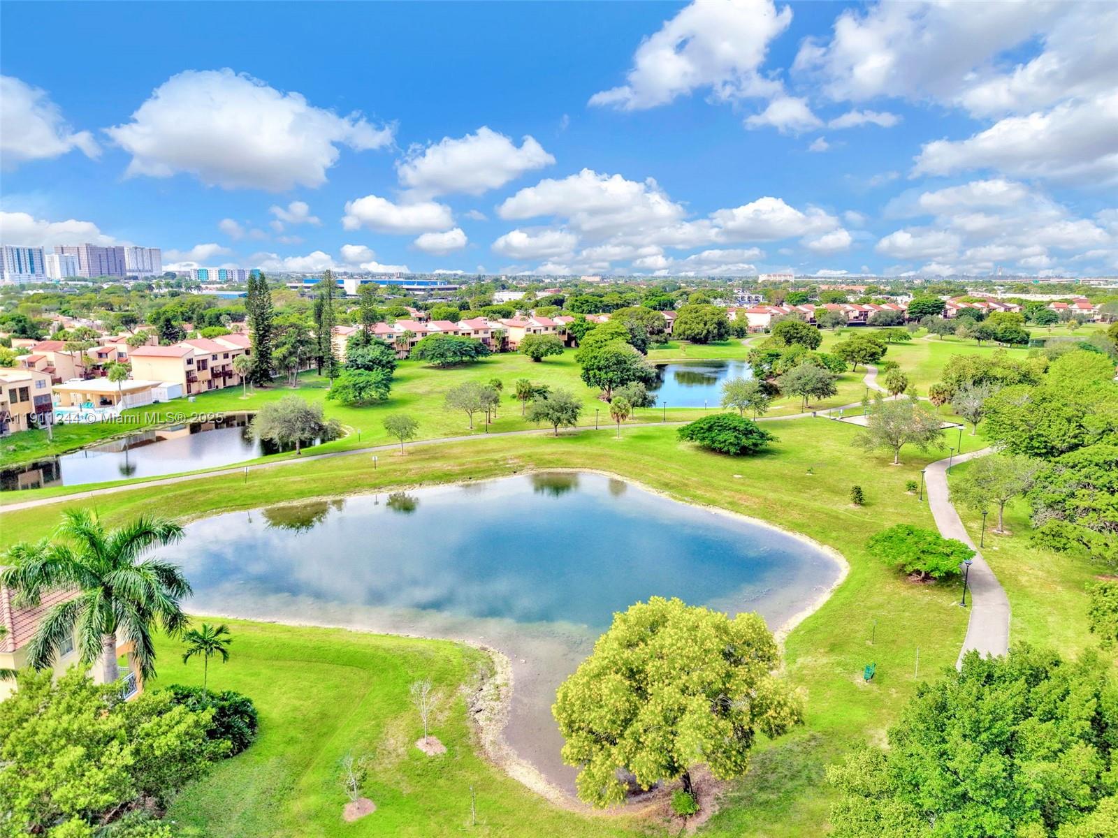 FONTAINBLEAU LAKES COURTY - Residential Lease