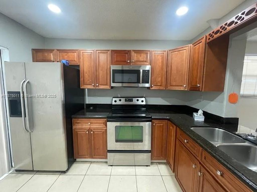 Photo of 10299 NW 33rd St #6-1, Coral Springs, FL 33065 (MLS # A11875011)